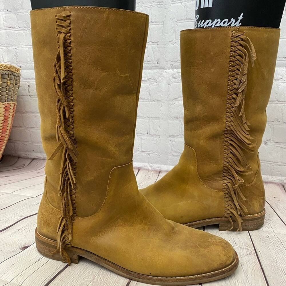 Bass Distressed Boots